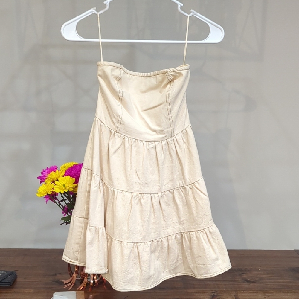 Le Lis Cream Strapless Tube Dress